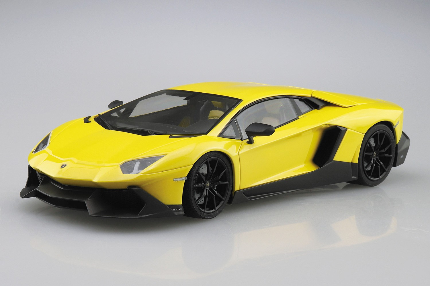 01152 Lamborghini Aventador LP720-4 50 Anniversario Aoshima