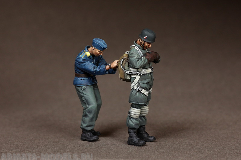 35108SOGA Fallschirmj?gers at the airfield. SOGA Miniatures