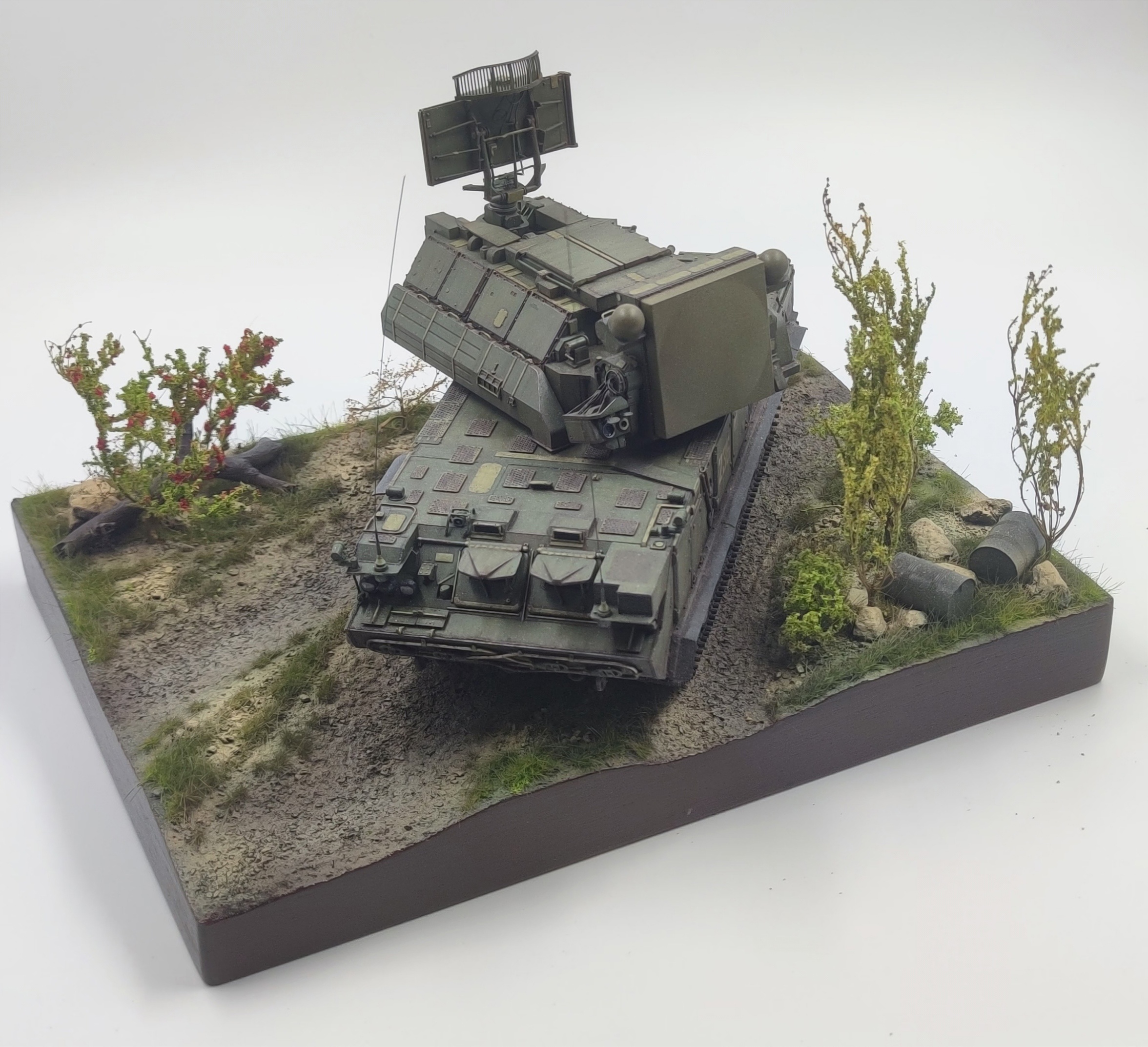 HE-35187 Подставка Через сады