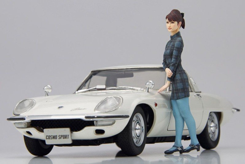 52168 Автомобиль MAZDA COSMO SPORT L10B w/GIRL'S FIGURE (HASEGAWA) 1/24 Hasegawa