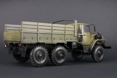 3654 Армейский трехосный грузовик Урал 4320 Звезда