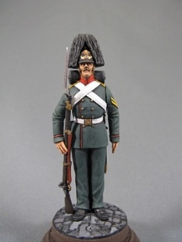 CHM-54111(M). Рядовой гренадерских (или карабинерных) полков, Россия 1855-57 гг. 54 мм. Материл – белый металл.